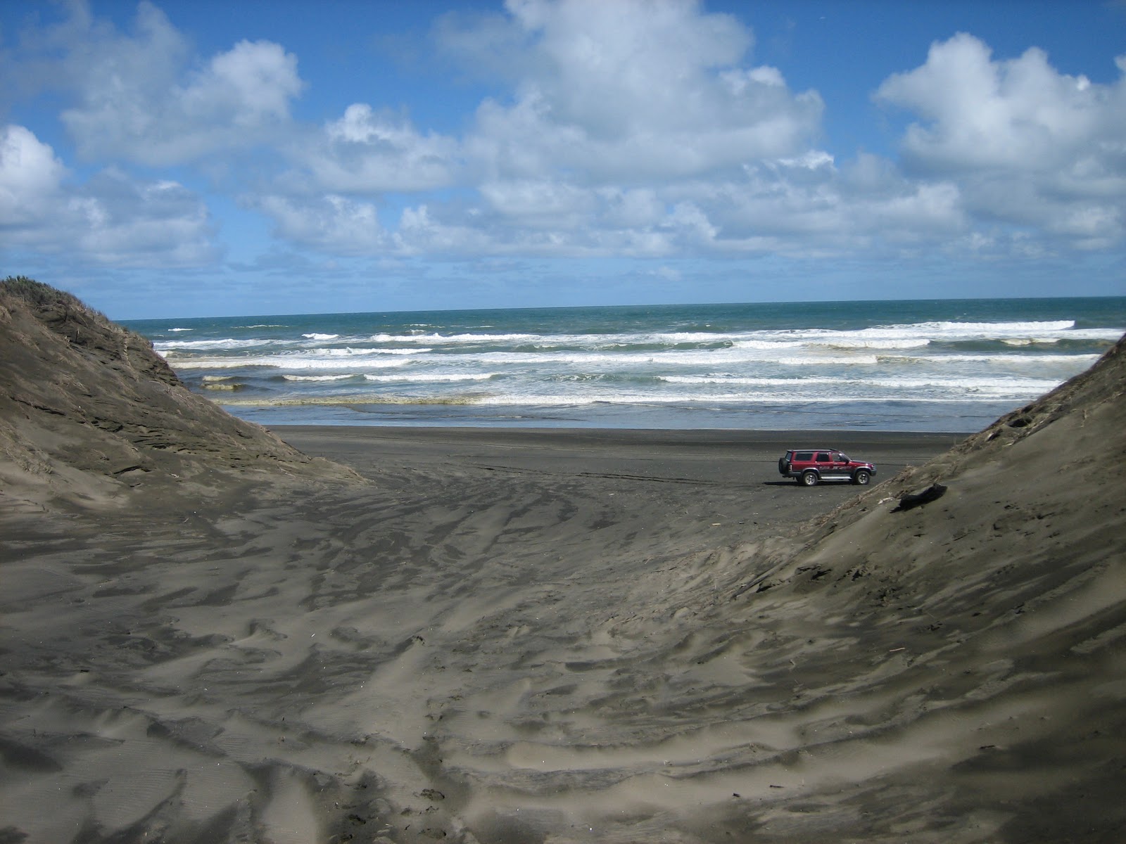 muriwai-black-sand-beach